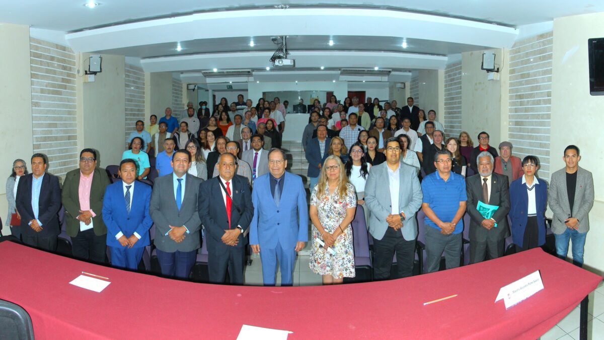 Rector de la UATx reconoce el papel fundamenta del docente ante la transformación educativa