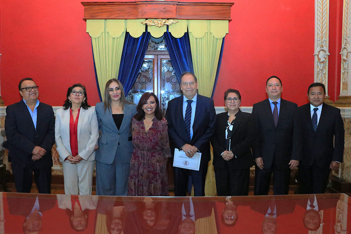 Mantienen Gobierno estatal y UATx colaboración  para favorecer educación y transformación social