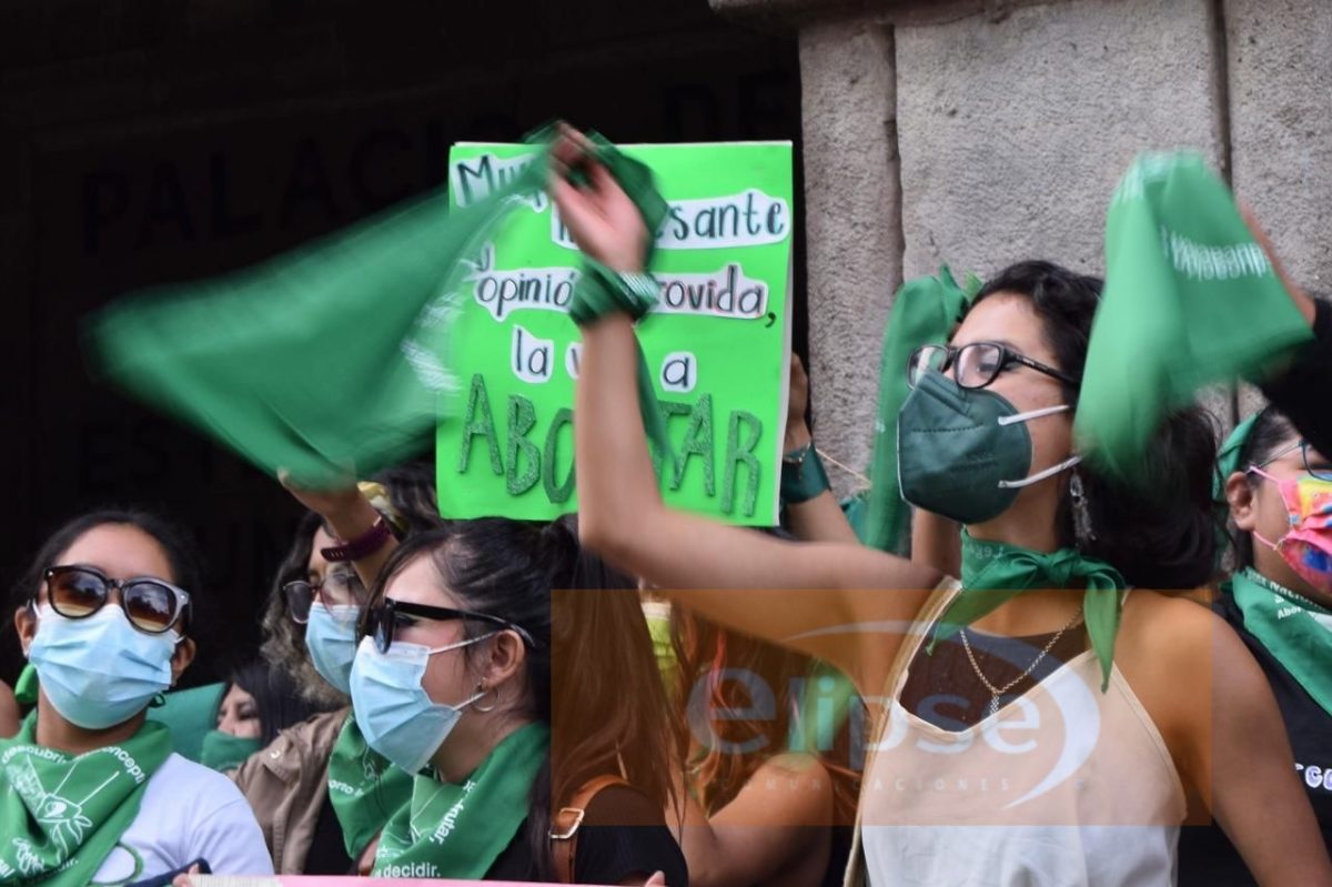 Mujeres de Tlaxcala se manifiestan  de manera pacifica por el dia de accion global que  despenaliza el aborto.