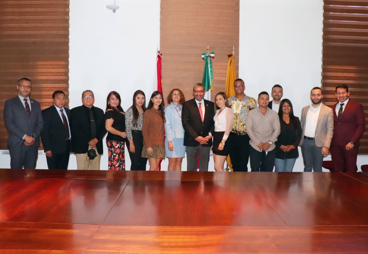 Vinculación académica entre la UATx y fundación universitaria de Colombia   