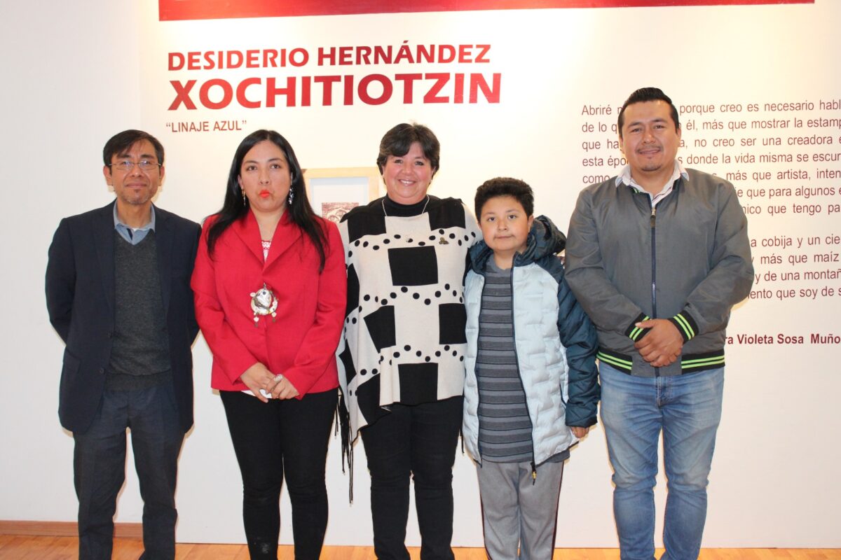 Éxito y reconocimiento en la inauguración de la Exposición ‘Linaje Azul’ de Violeta Sosa Muñoz en la Galería Municipal Desiderio Hernández Xochitiotzin