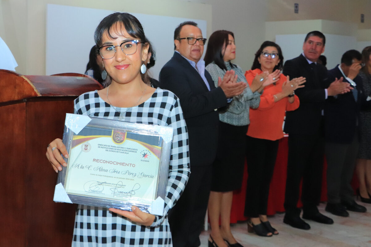 Encabeza Rector de la UATx celebración por 55 aniversario del STEIESET