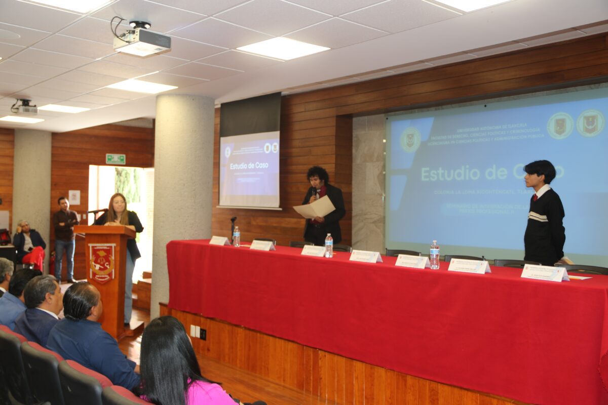 Estudiantes de Cipol UATx entregan resultados  de encuesta de percepción de servicios públicos