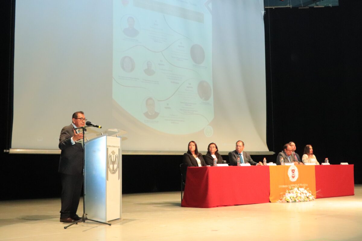 La UATx actualiza a sus académicos bajo los ejes del SEAES           ü Nuestro modelo educativo transita con éxito en los 46 programas educativos: Rector