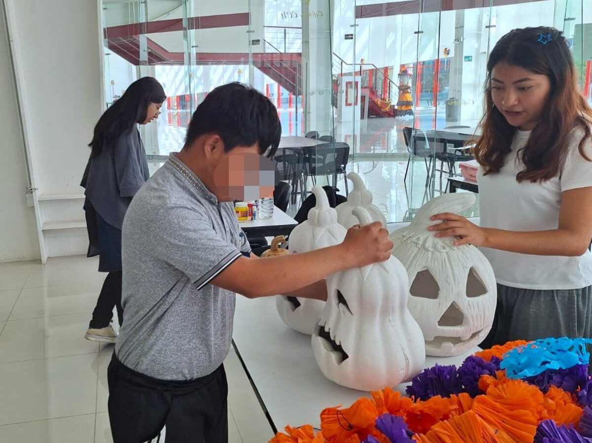 Ofrece Desarrollo Humano UATx atención   especial a través del “Club-21 Vida Independiente”