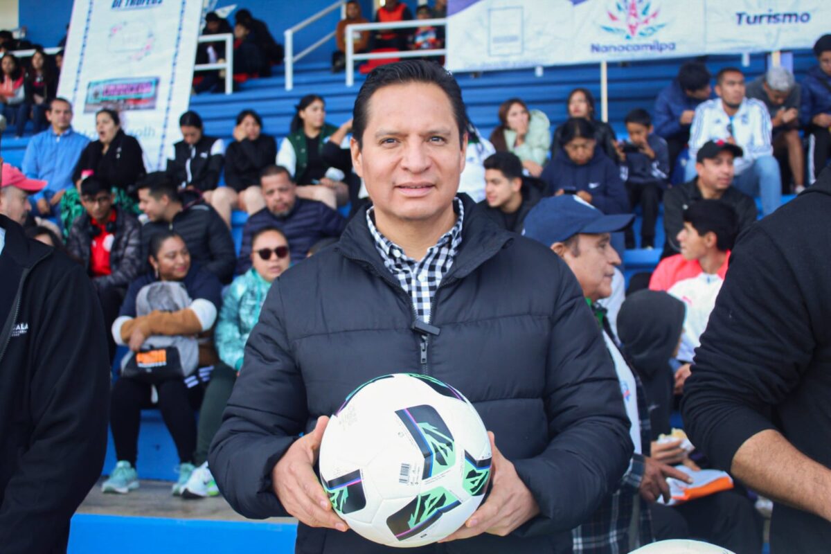 EL DEPORTE MI PASION LA POLITICA UN RETO PARA SERVIR A LA GENTE.