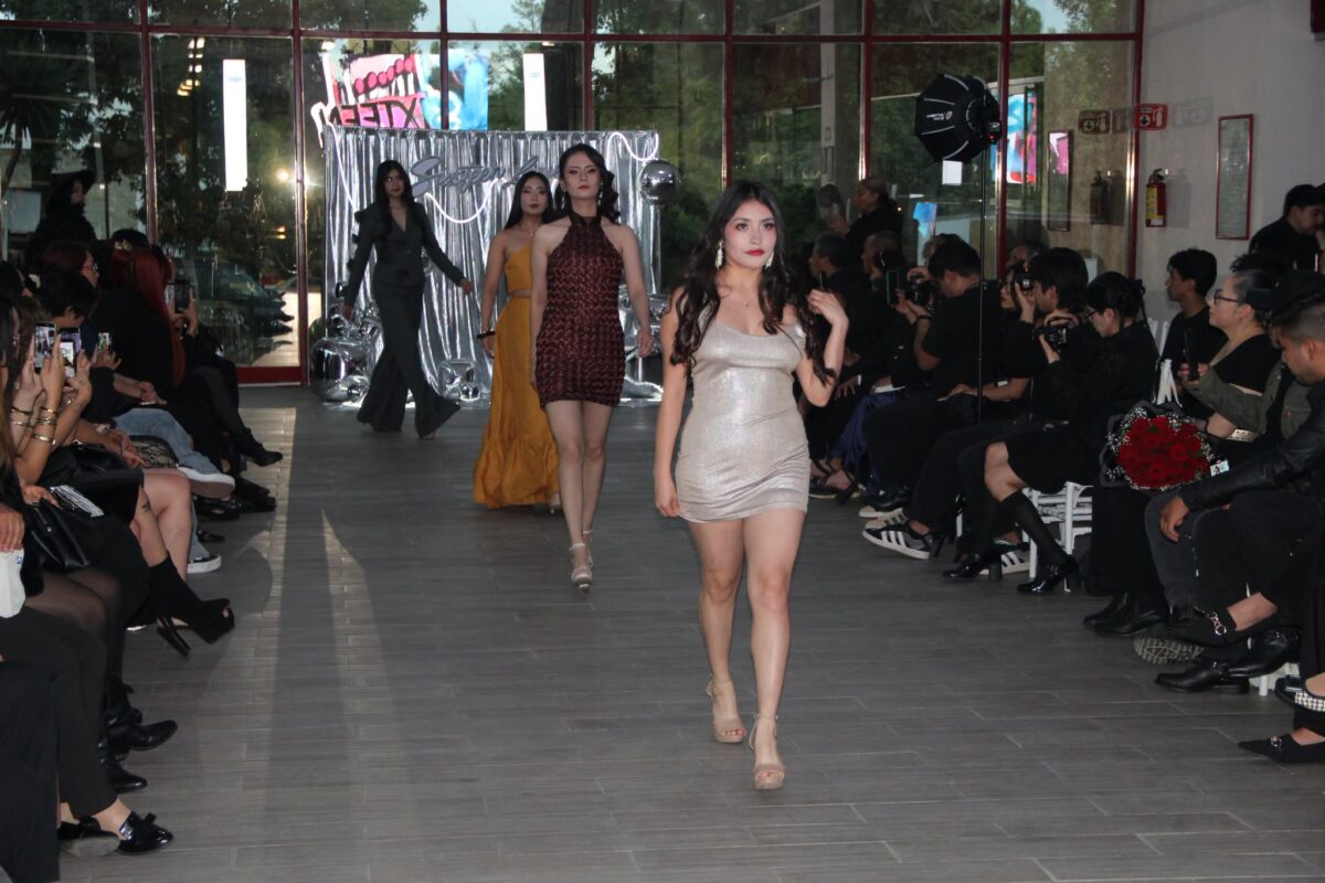 Estudiantes de la FDAyA-UATx proyectan su talento  en las pasarelas “Identidad en movimiento” y “Sixteen layers”