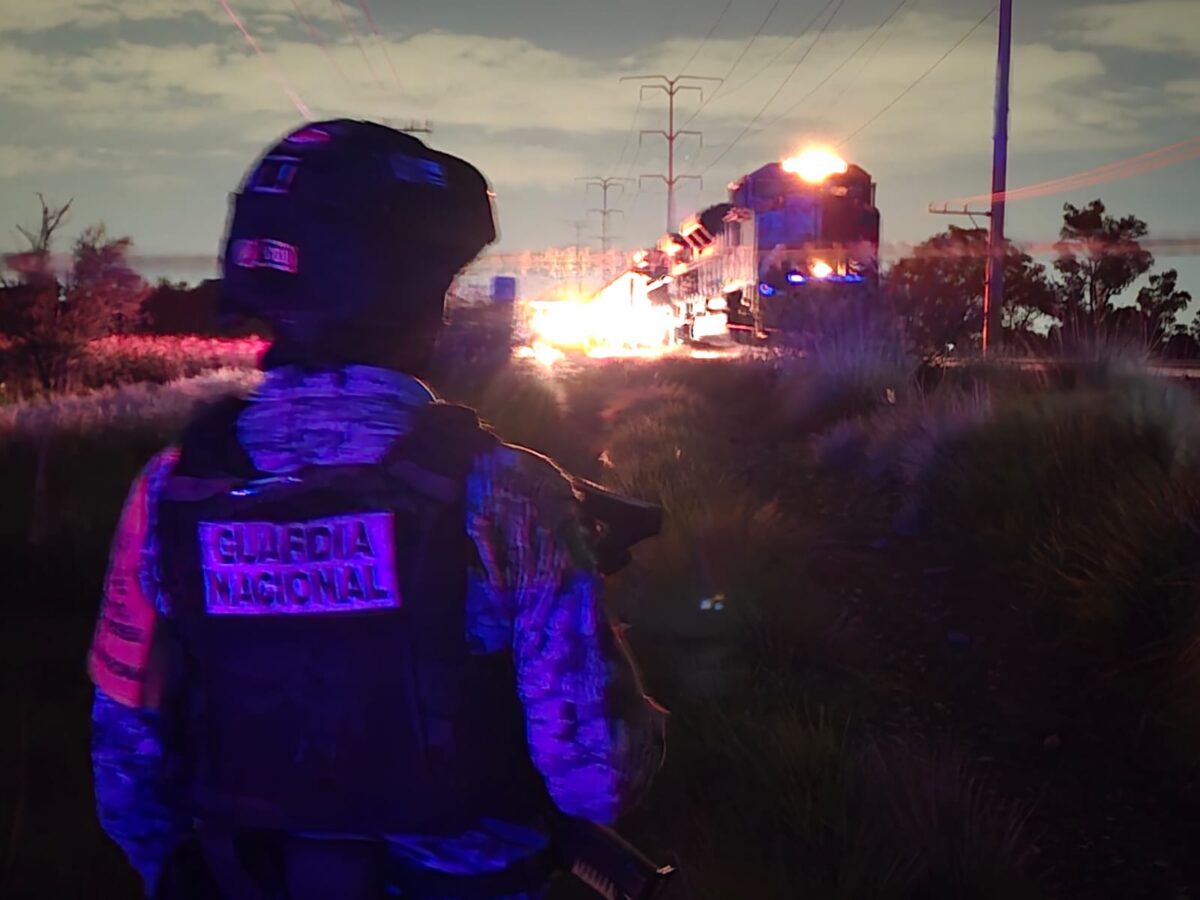 Tren amputa las piernas y mata a un hombre en Teolocholco